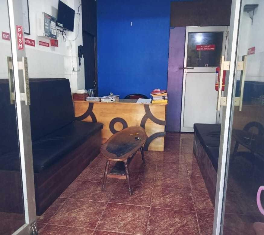 Oyo 81600B Pearl Marine Hotel Port Blair Buitenkant foto